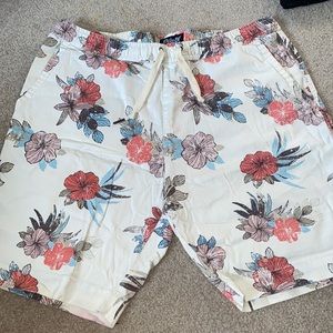 Men’s Floral Plugg Shorts